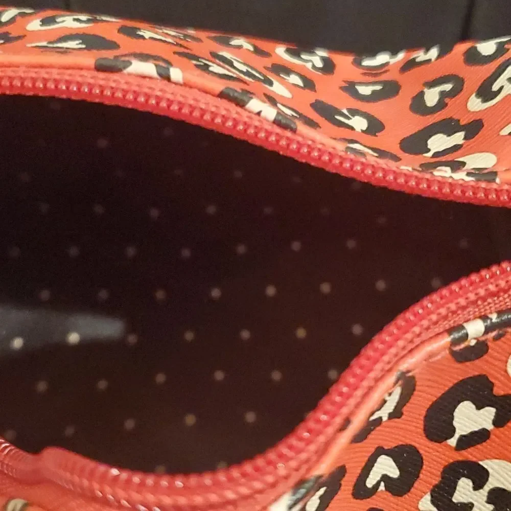 STELLA & DOT Leopard Heart Makeup Pouch‎